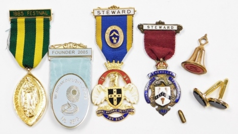 A group of Masonic items, to include four assorted Masonic jewels, a guild medal and an agate seal, cufflinks, etc. (a quantity)