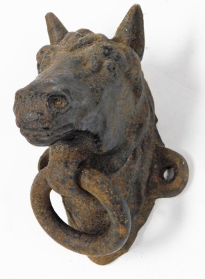 A cast iron horse tether, modelled as a horse head 17cm high.