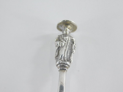 An early 18thC silver apostle spoon, modelled with a book and a club, London assay marks indistinct, 1½oz. - 3