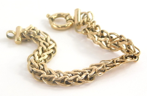 A 9ct gold bracelet, with V shaped and hammered design links, in circular heavy duty clasp, 20cm long, (AF), 12.4g.