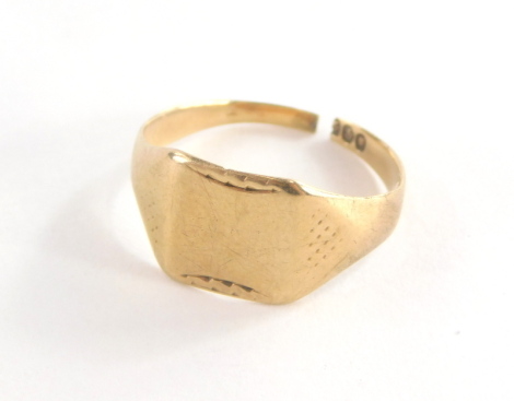 A 9ct gold signet ring, cut, 2.1g.