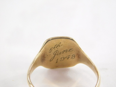 A 9ct gold gent's signet ring, with rectangular shield bearing rubbed initials, hall marks rubbed ring size X½, 5.2g. - 2