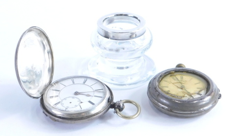 An open faced pocket watch, with plain case, marked 0800, a further part silver cased pocket watch, inkwell with silver collar, 5cm high. (3)