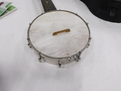 A Dulcetta ukelele banjo, 56cm long, in fitted case. - 4