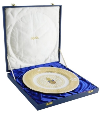 A Spode Lincoln Cathedral Limited Edition plate, number 314 of 900, with certificate, case (AF)