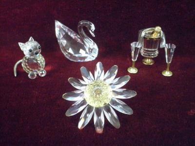 A Swarovski Silver Crystal daisy