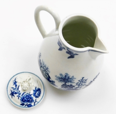 A late 18thC first period Worcester porcelain milk jug and cover, in the blue and white fence pattern, circa 1770, with flower bud finial, 13cm high. - 5