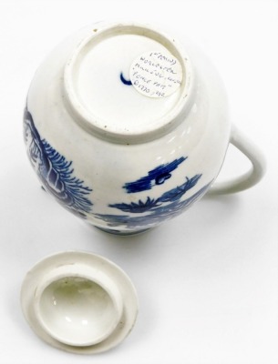 A late 18thC first period Worcester porcelain milk jug and cover, in the blue and white fence pattern, circa 1770, with flower bud finial, 13cm high. - 6