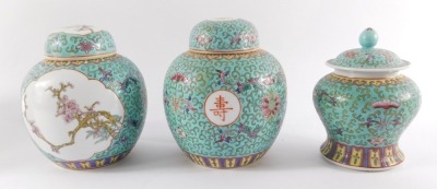 A group of Chinese and Japanese porcelain, including Arita and Imari vases, Chinese turquoise ground ginger jars and covers, rice and tea bowls, etc. (a quantity) - 7