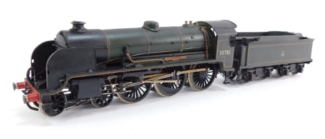 A kit built OO gauge King Arthur Class locomotive 'Sir Mador de la Porte', BR green livery, early emblem, 4-6-0, 30785.