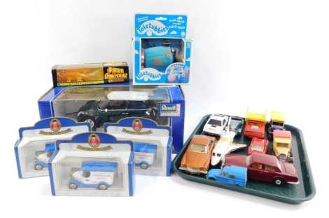 Corgi Matchbox and other die cast, including a Revell Mini Cooper, Corgi 007 Lotus Esprit, Corgi 290 Buick Regal, etc. (1 tray and box)