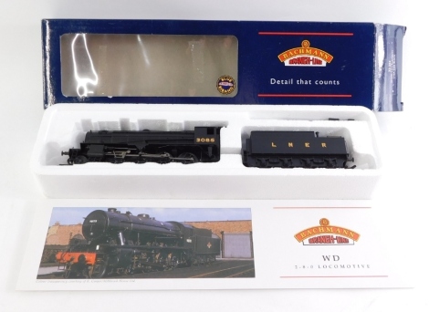 A Bachmann OO gauge WD Austerity Class locomotive, LNER black livery, 2-8-0, 3085, 32-253.