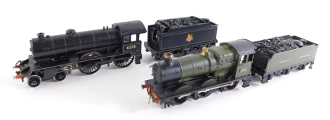 Two OO gauge locomotives, comprising Hornby Gresley Shire/Hunt Class locomotive 'Warwickshire', 4-4-0, 62721., and Mainline GW2251 Class locomotive, 0-6-0, GWR green livery.