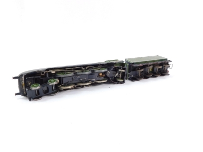 A Hornby 00 gauge Gresley Class A4 Locomotive 'Sea Eagle', LNER green livery, 4-6-2, 4487. - 2