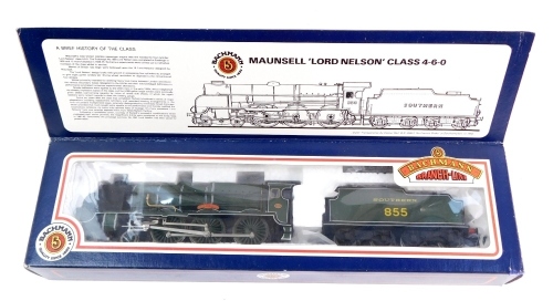 A Bachmann 00 gauge Lord Nelson Class locomotive 'Robert Blake Maunsell', 855, SR green livery, 4-6-0, 31-404.