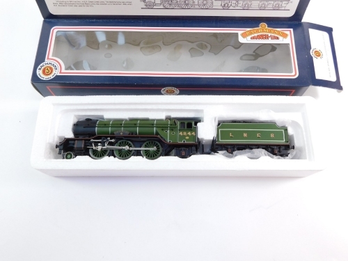 A Bachmann 00 gauge Gresley Class V2 locomotive 'Coldstreamer', LNER ...