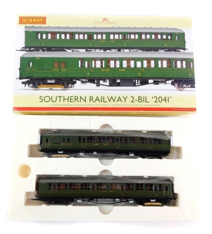 A Hornby 00 gauge Southern Railway 2-BIL train pack, including SR 2-BIL Driving motor brake EMU "10607 and a composite EMU "12064", R3161A.