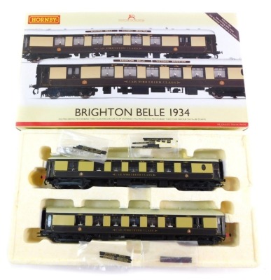 A Hornby 00 gauge 1934 Brighton Belle train pack, including Pullman Driving Brake 3rd No.89 and Driving Brake 3rd No.88, R2987.