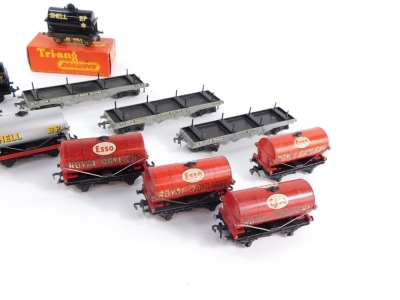 OO gauge rolling stock, Esso and Shell tankers, three flat bed carriages, Tri-ang fuel wagon, etc. (1 box) - 2