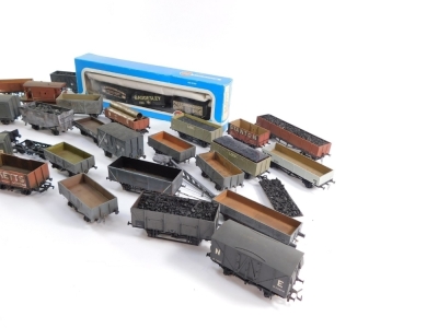 OO gauge rolling stock, including vent vans, plank wagons, etc. (1 tray) - 2