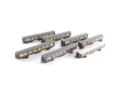 Hornby OO gauge Pullman coaches, including Juana, Sheila, car number 71, third class, car number 78. etc. (1 tray)