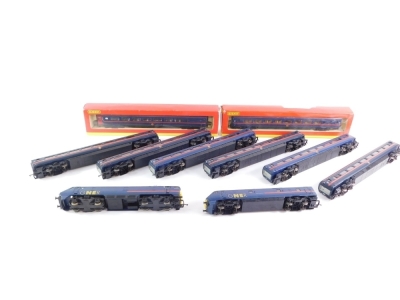 Hornby OO gauge class 91 HST, LNER livery, including power car, dummy car, and eight Route of The Flying Scotsman MKII coaches. (1 tray) - 2