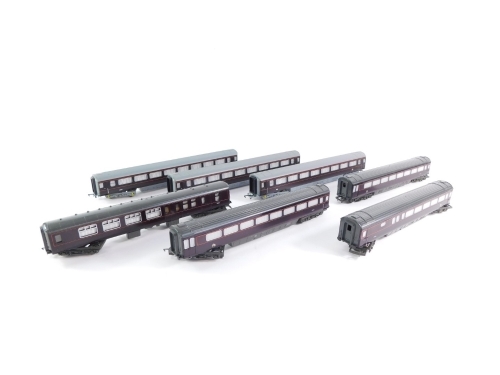 Hornby OO gauge Royal train coaches, including 2905, 2903, 2904, etc. (1 tray)