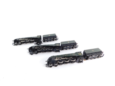 Three Hornby OO gauge Gresley Class A4 locomotives, 60022 'Mallard', 60031 'Golden Plover' and 60019 'Bittern' BR lined green livery, 4-6-2. (3) - 2