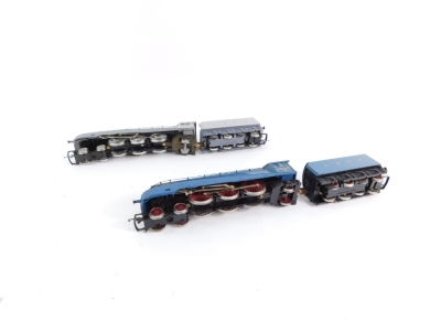 Two Hornby OO gauge Gresley Class A4 locomotives, 4902 'Seagull', LNER blue livery, and 2512 'Silver Fox', LNER silver grey livery, 4-6-2. - 3