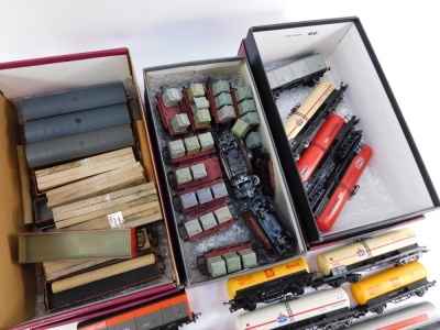 Hornby and other OO gauge rolling stock, including tankers, box vans, conflats and loads, Railfrieght box vans, etc. (3 boxes) - 3