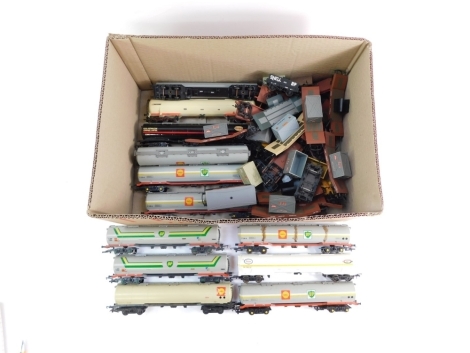 Hornby and other OO gauge rolling stock, including Boswell wagons, tanker wagons, etc. (1 box)