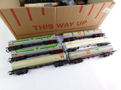 Hornby and other OO gauge rolling stock, including Boswell wagons, tanker wagons, etc. (1 box) - 3