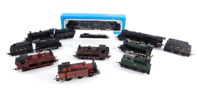 Hornby, Bachmann, and Mainline OO gauge locomotives, including Royal Scots class locomotive, two London Transport tank locomotives, etc. (1 tray)