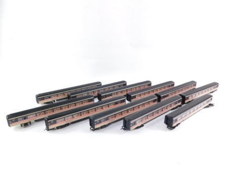 Hornby OO gauge Mk3 coaches, Swallow Intercity livery coaches. (1 tray)