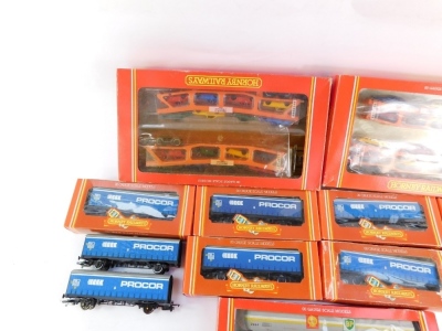 Hornby OO gauge rolling stock, including R018 Cartic Articulated car carrier, R216 Procor curtain sided van, R669 Shell/BP 100T tanker, etc. (1 tray) - 2