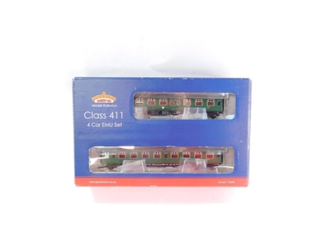 A Bachmann OO gauge Class 411 4CEP Electric Multiple Unit, 7141, SR Multiple unit, 31-425a.