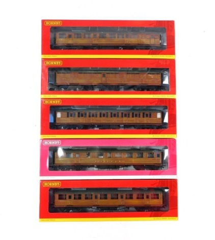 Hornby OO gauge LNER teak 61ft 6" coaches, comprising R417OE, Brake coach, R453OA, full brake coach, R4171C 1st class coach, R4173D buffet car, and R4172D 3rd class coach. (5)