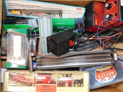 Model railway sundries, including diecast Corgi Original Omnibus, track, Gaugemaster model of controller, etc. (1 box)