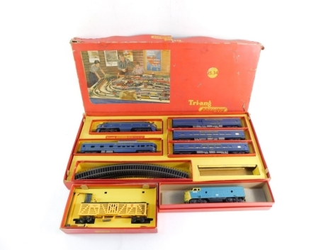 A Tri-ang RS-34 HO/OO gauge train set, including Transcontinental locomotive, three coaches, observation car and track, Giraffe car and loco.