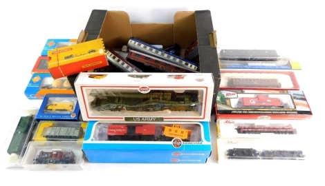 HO gauge locomotive coaches and rolling stock, including Atlas caboose, Fleischmann coaches, Airfix HO gauge locomotive, etc. (1 box and loose)