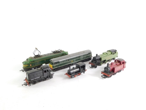 Tri-ang and Hornby OO gauge locomotives, including No 3 Dock Authority diesel locomotive, LNER 2-6-2RT tank locomotive, etc. (1 tray)