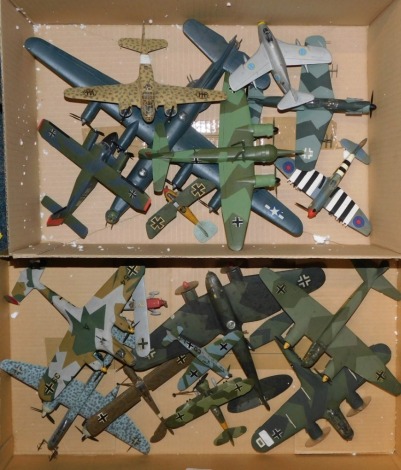 A group of kit built model aeroplanes, fighter jets and others. (2 boxes)