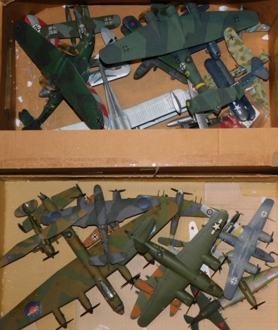 A group of kit built model aeroplanes, fighter jets and others. (2 boxes)