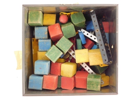 Various vintage building bricks, loose Meccano, etc. (1 tin)