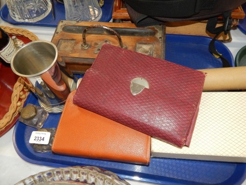 A desk stand (AF), gent's shaving set, pewter tankard, cased cutlery, etc. (1 tray)