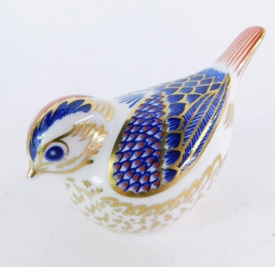 A Royal Crown Derby Imari paperweight of a bird, with silvered stopper, No L111, 6cm high, boxed. - 4