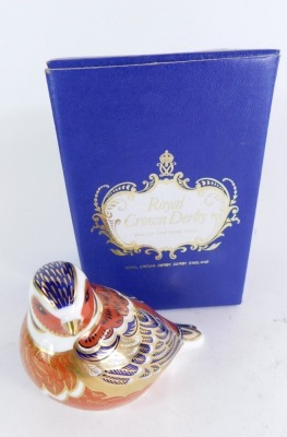 A Royal Crown Derby chaffinch paperweight, silver stopper, 8cm high, boxed. - 6