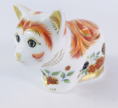 A Royal Crown Derby Spice The Cat paperweight, Collector's Guild Kitten Edition 2010, 10cm wide. - 3