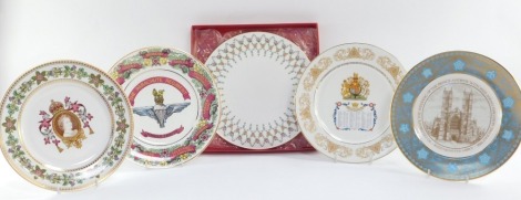 Collector's plates, to include an Edwardian Parachute Regiment & Airborne Forces collector's plate, an Aynsley collector's plate to commemorative Silver Jubilee of Queen Elizabeth II, a Royal Doulton collector's plate to commemorative the Marriage of Prin