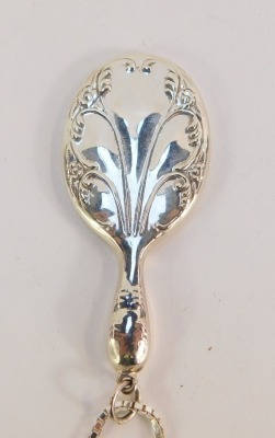 A silver miniature hand mirror pendant and chain, the neo-classical design hand held mirror, marked 925, on a box link chain, the pendant 8cm high, the chain 60cm long, 31.1g all in. - 3